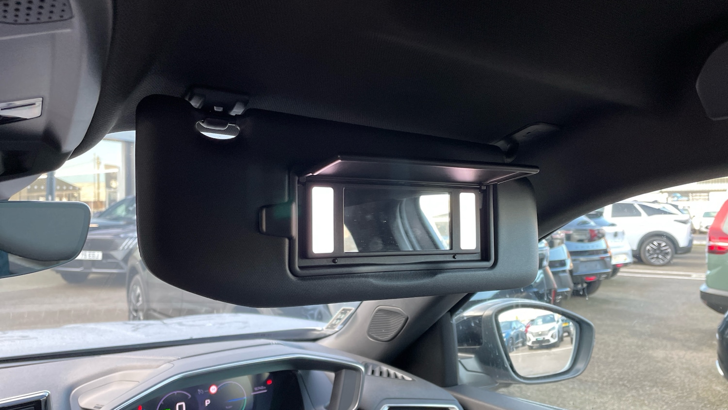 Used Peugeot 2008 2024 for sale - 76914363: Photo 38