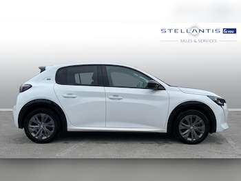 Used Peugeot 208 2024 for sale - 76296651: Photo