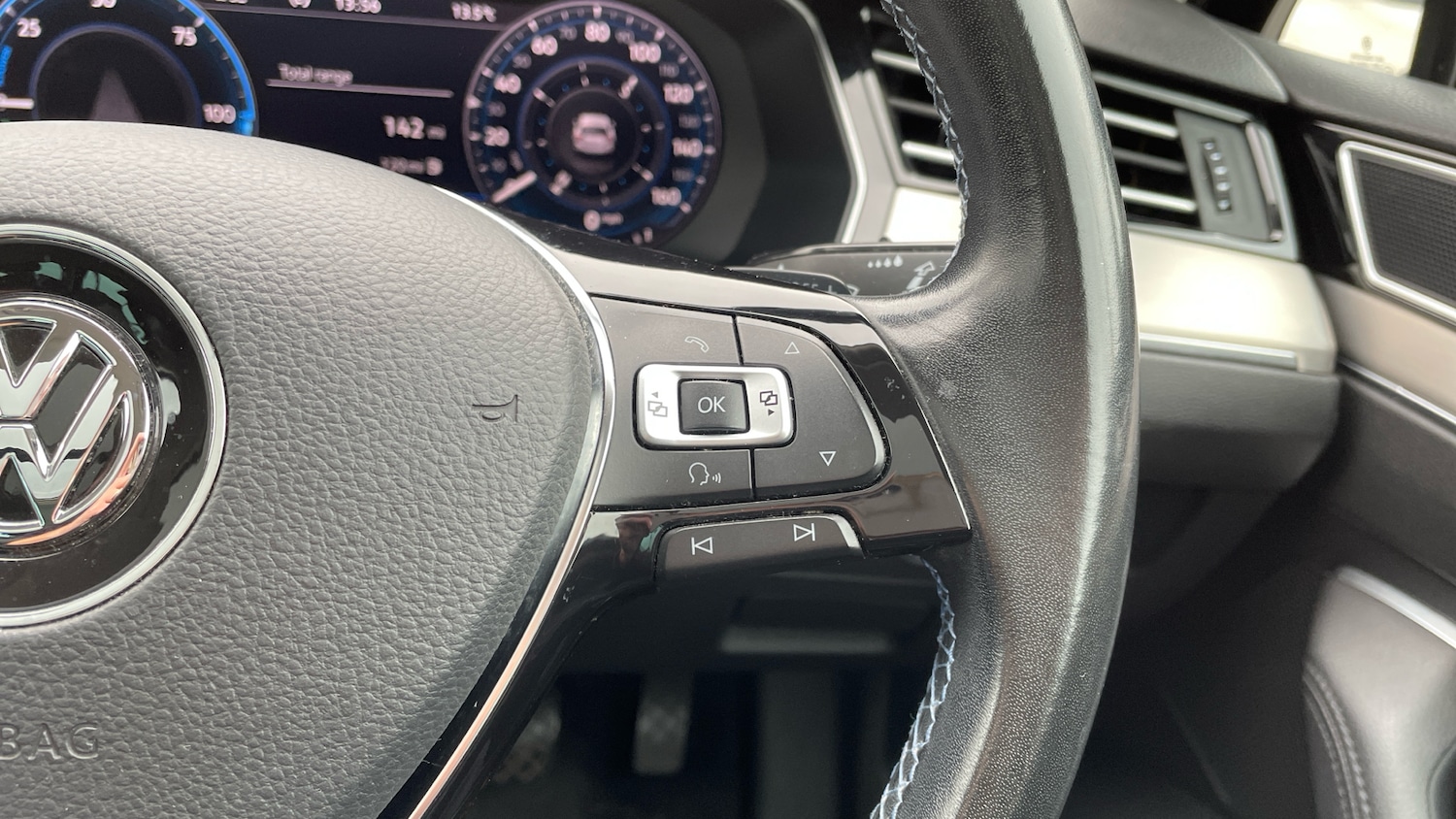 Used Volkswagen Passat 2017 for sale - 76260897: Photo 24