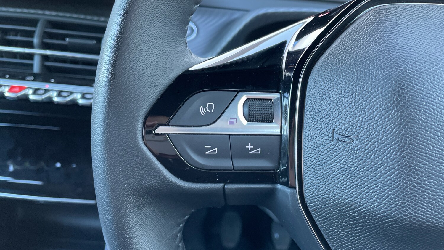 Used Peugeot 2008 2024 for sale - 76061526: Photo 23