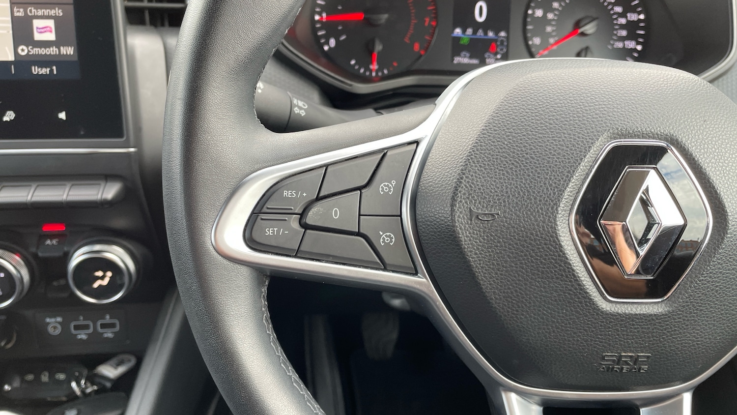 Used Renault Clio 2022 for sale - 76073689: Photo 23