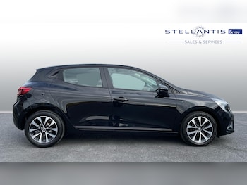 Used Renault Clio 2022 for sale - 76073689: Photo