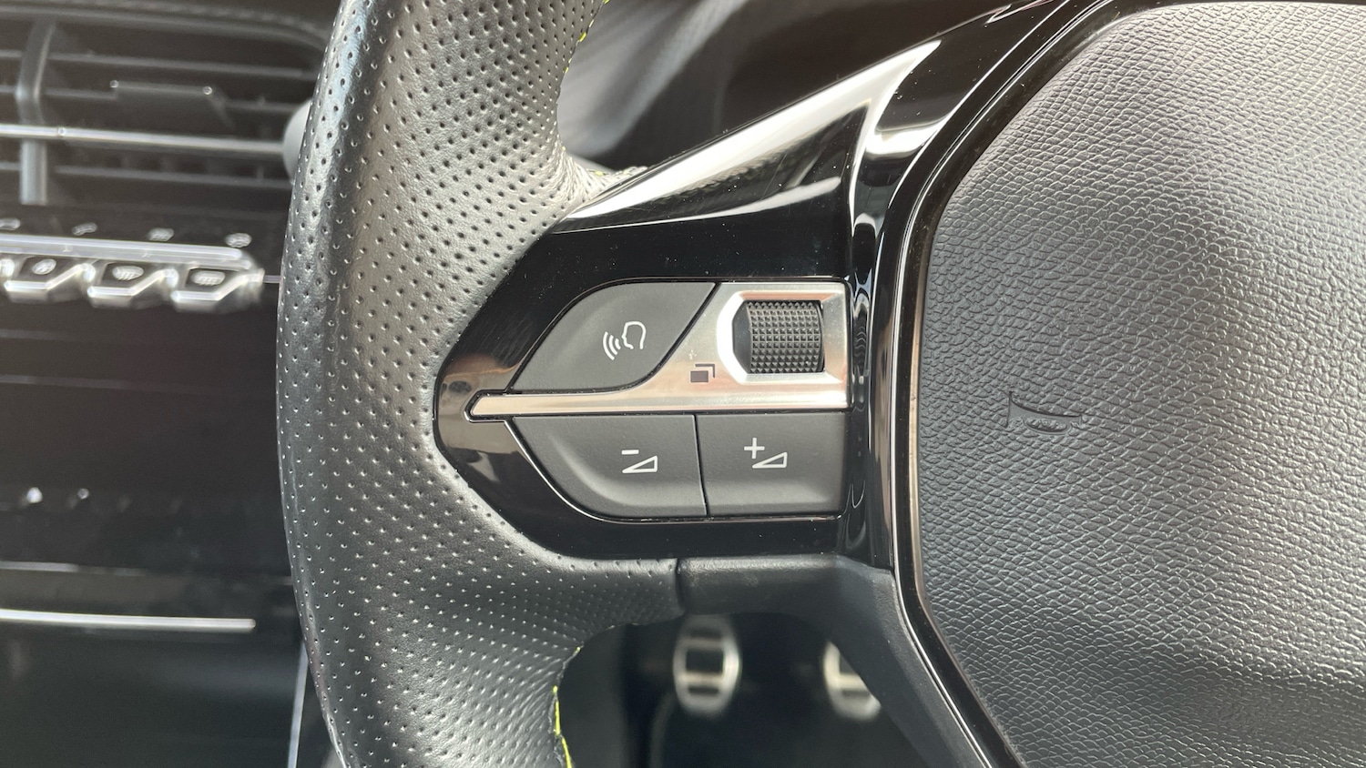 Used Peugeot 2008 2022 for sale - 76327645: Photo 23