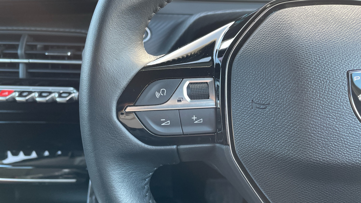 Used Peugeot 208 2024 for sale - 77009456: Photo 23