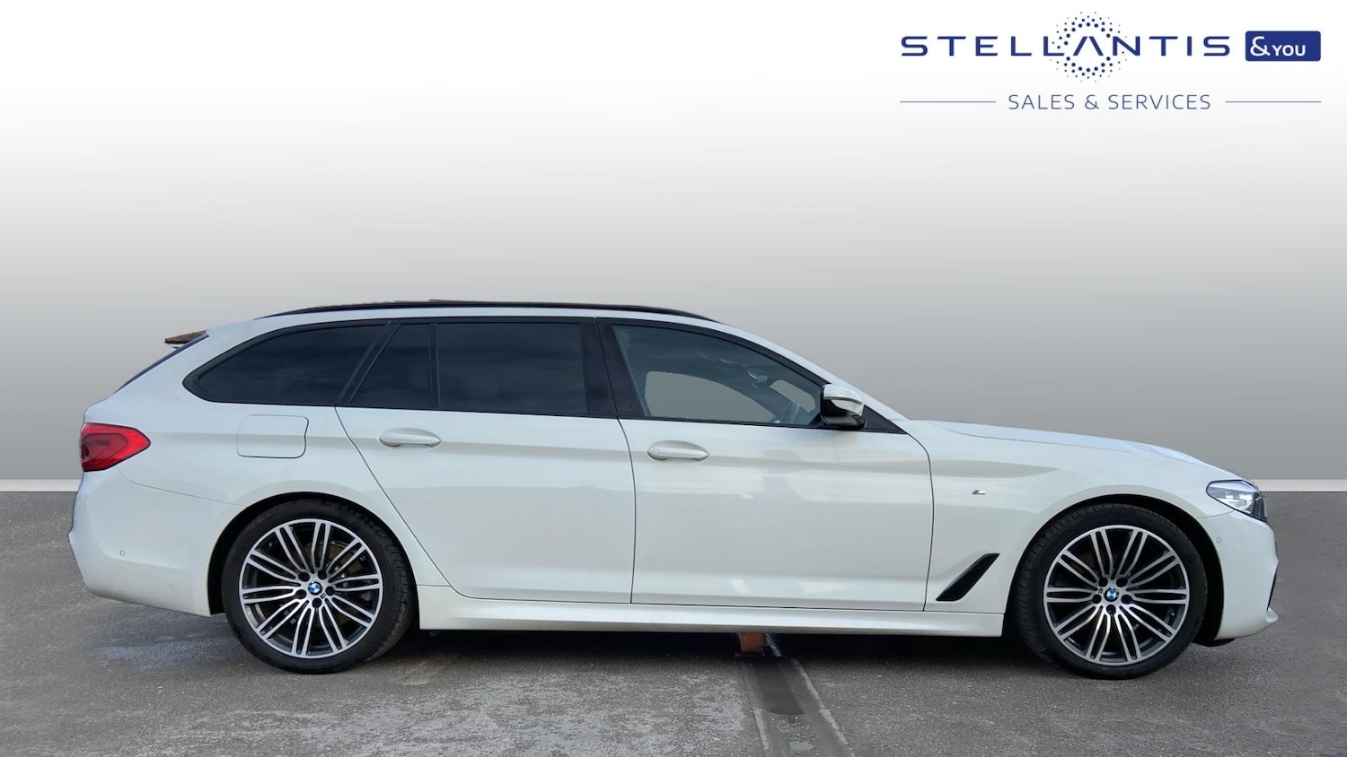 Used BMW 5 Series 2018 for sale - 77346157: Photo 2