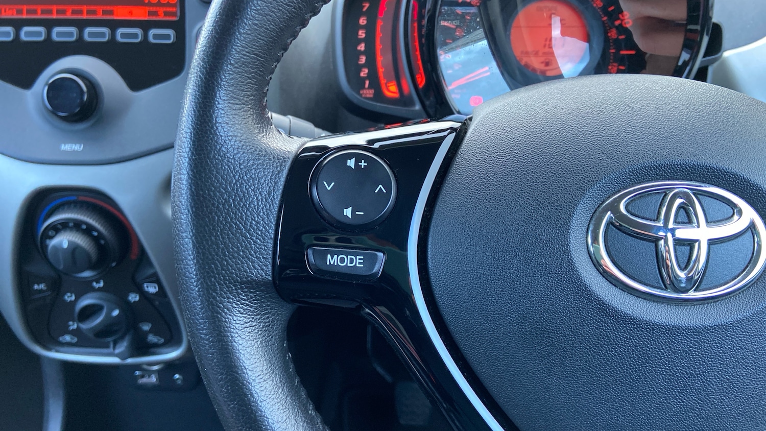 Used Toyota AYGO 2016 for sale - 77569771: Photo 23