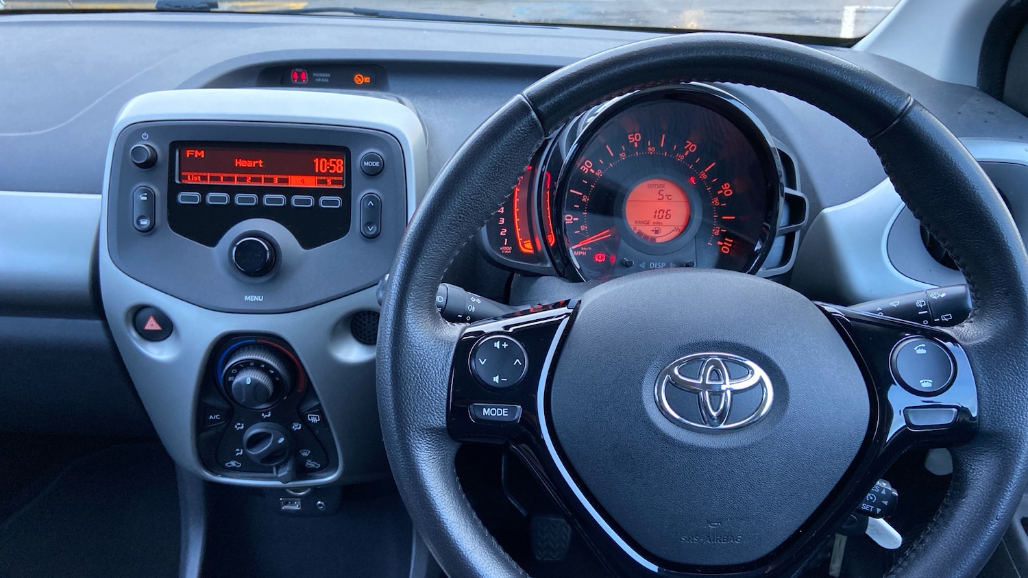 Used Toyota AYGO 2016 for sale - 77569771: Photo 40