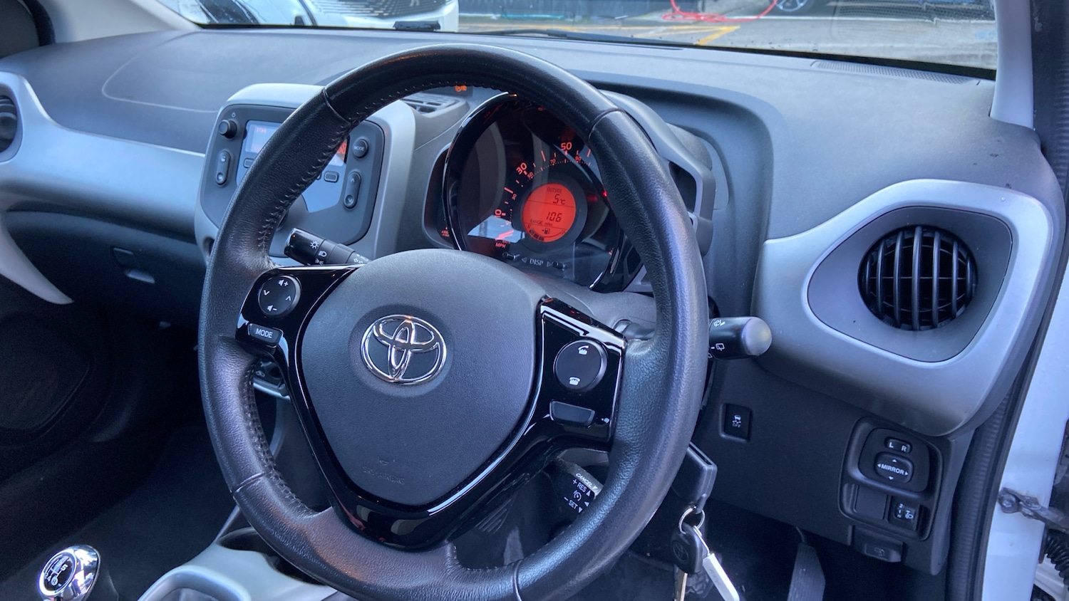 Used Toyota AYGO 2016 for sale - 77569771: Photo 41