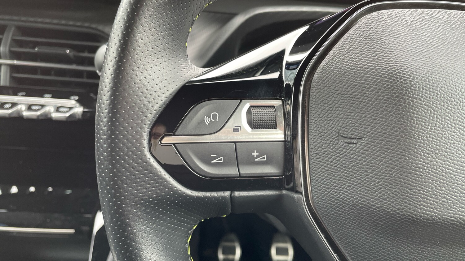 Used Peugeot 2008 2021 for sale - 76327693: Photo 23