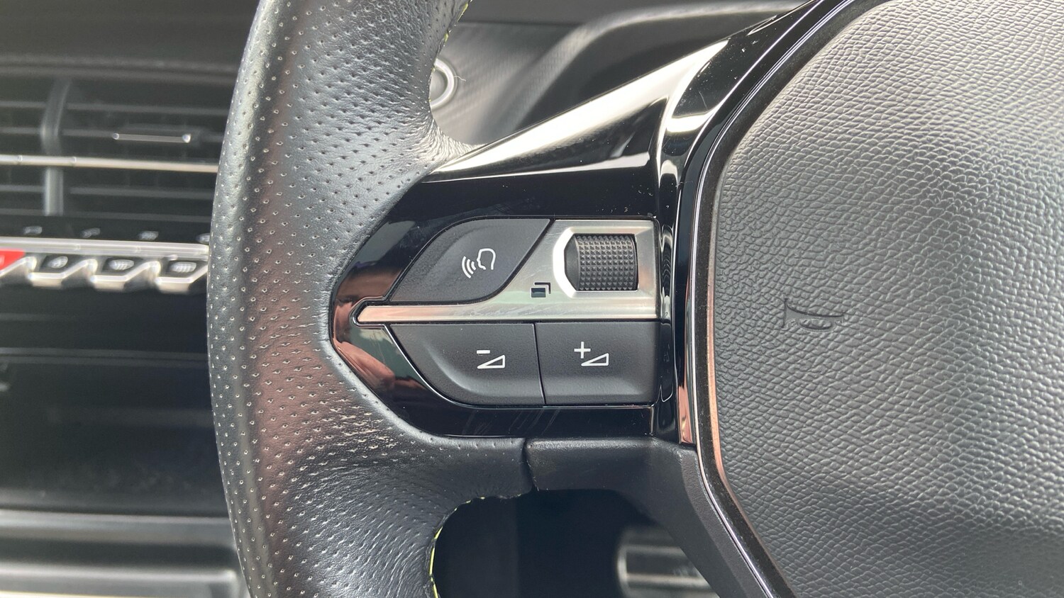 Used Peugeot 2008 2021 for sale - 78035666: Photo 23