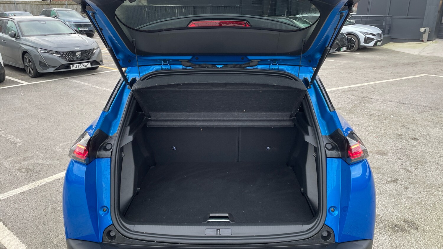 Used Peugeot 2008 2023 for sale - 77018071: Photo 19