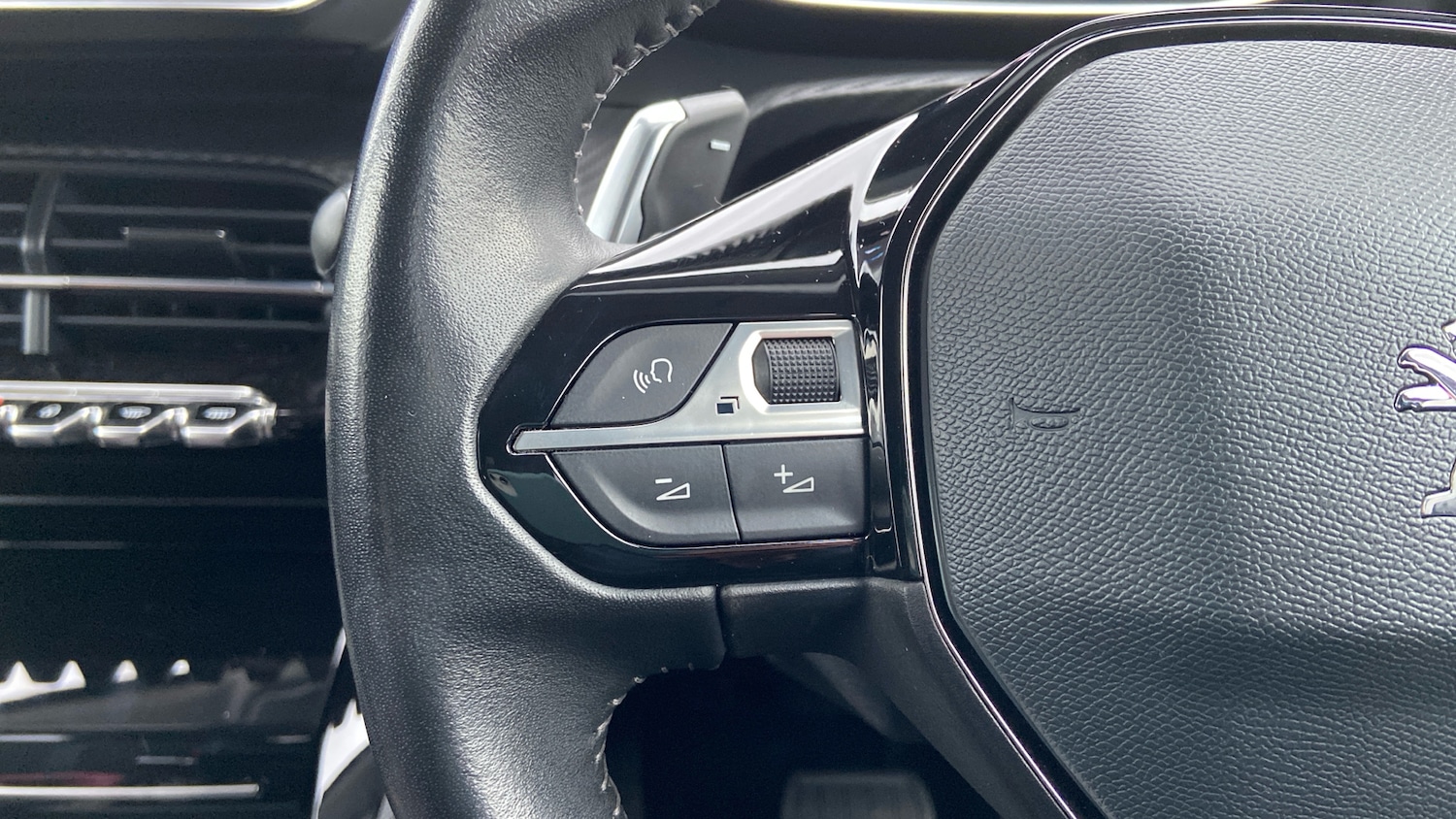 Used Peugeot 2008 2020 for sale - 77599551: Photo 23