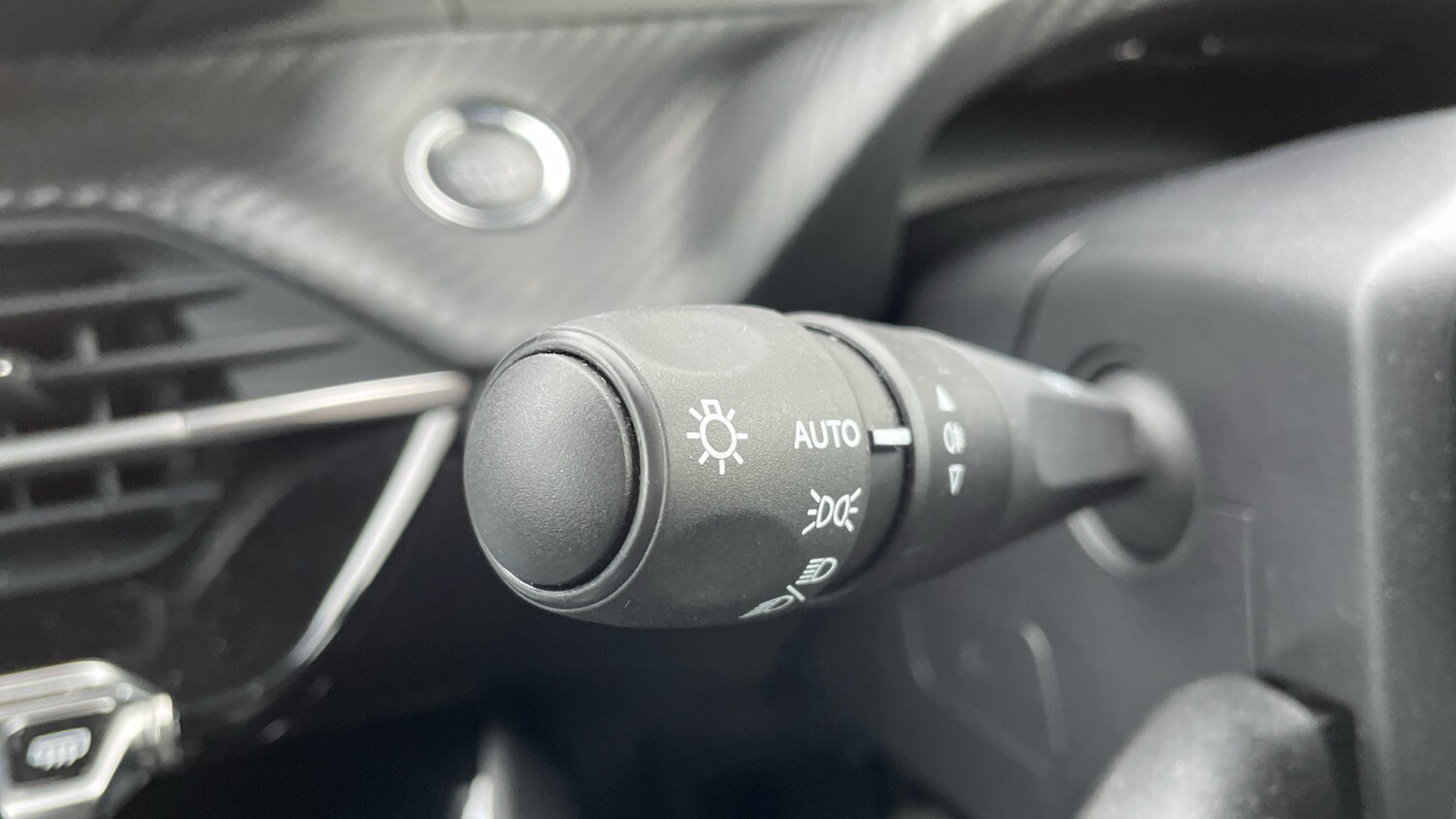 Used Peugeot 2008 2023 for sale - 76216479: Photo 27