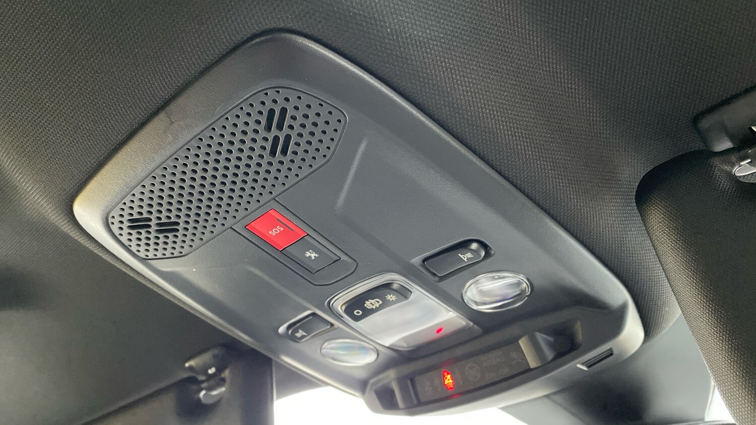 Used Peugeot 2008 2023 for sale - 76216479: Photo 39