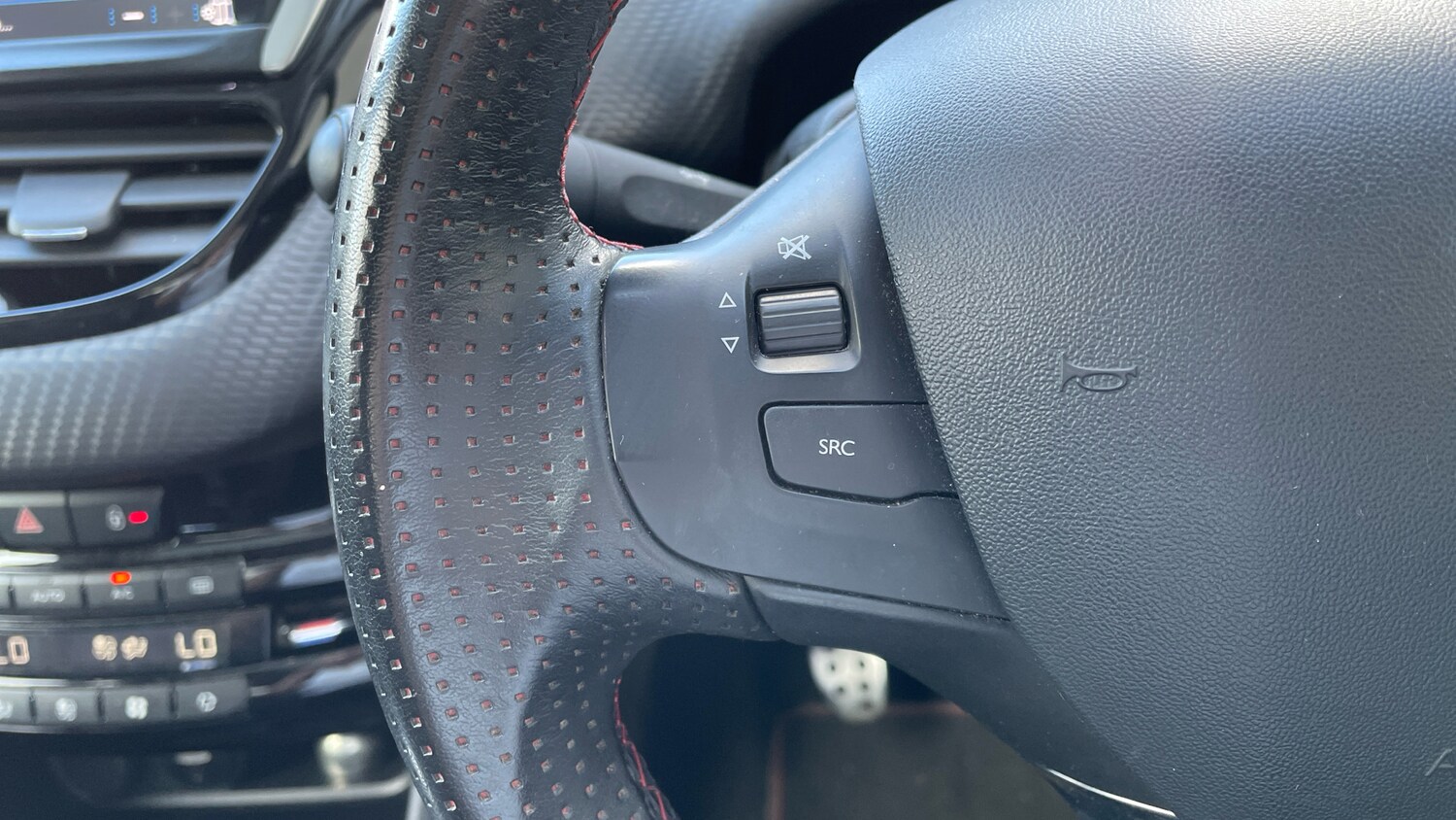 Used Peugeot 2008 2018 for sale - 76014538: Photo 23