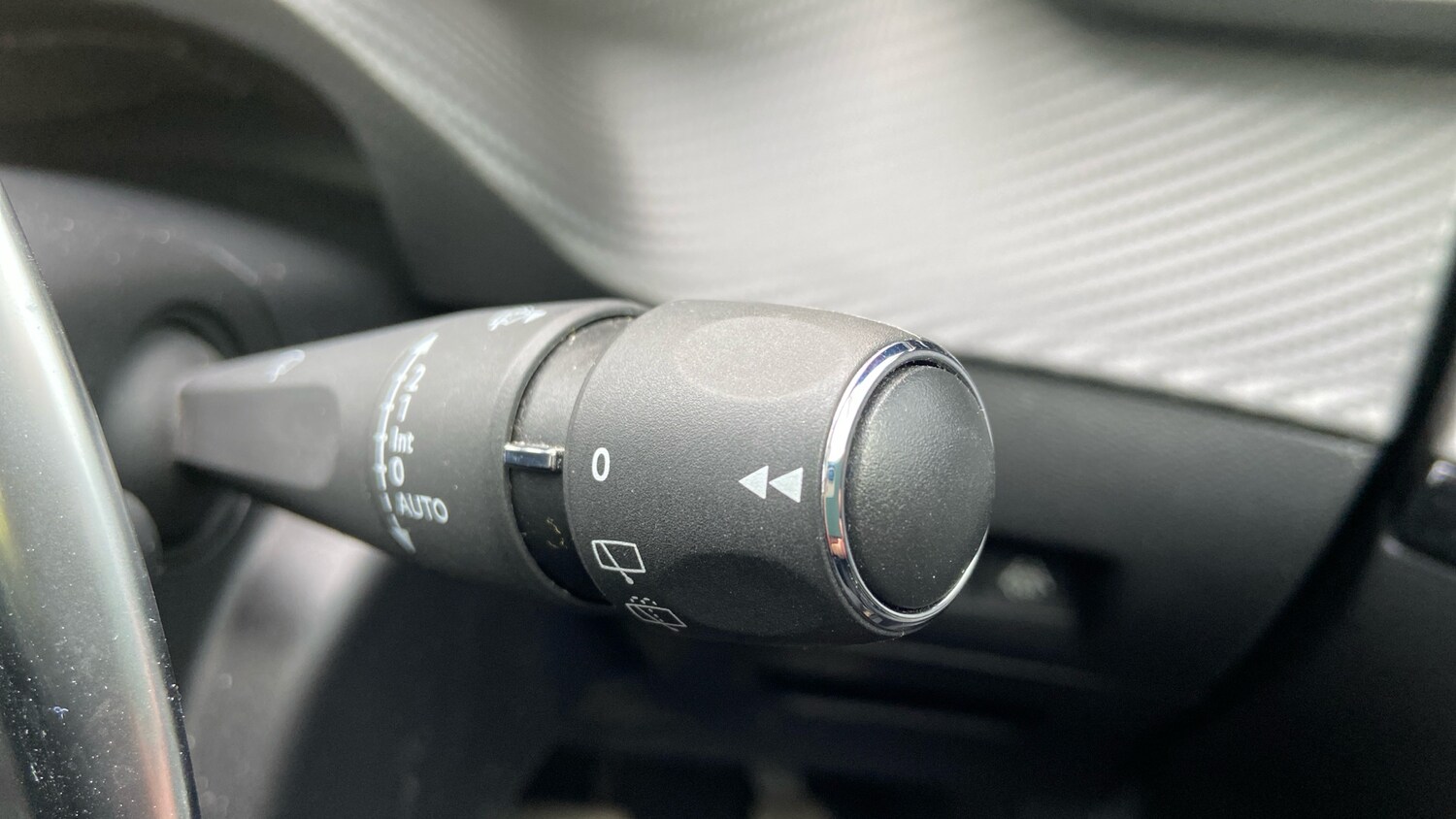 Used Peugeot 2008 2019 for sale - 78035669: Photo 28