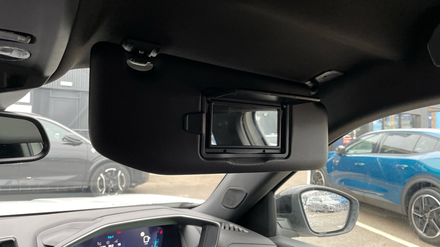 Used Peugeot 2008 2023 for sale - 76574361: Photo 38