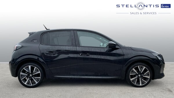 Used Peugeot 208 2021 for sale - 76241052: Photo 2