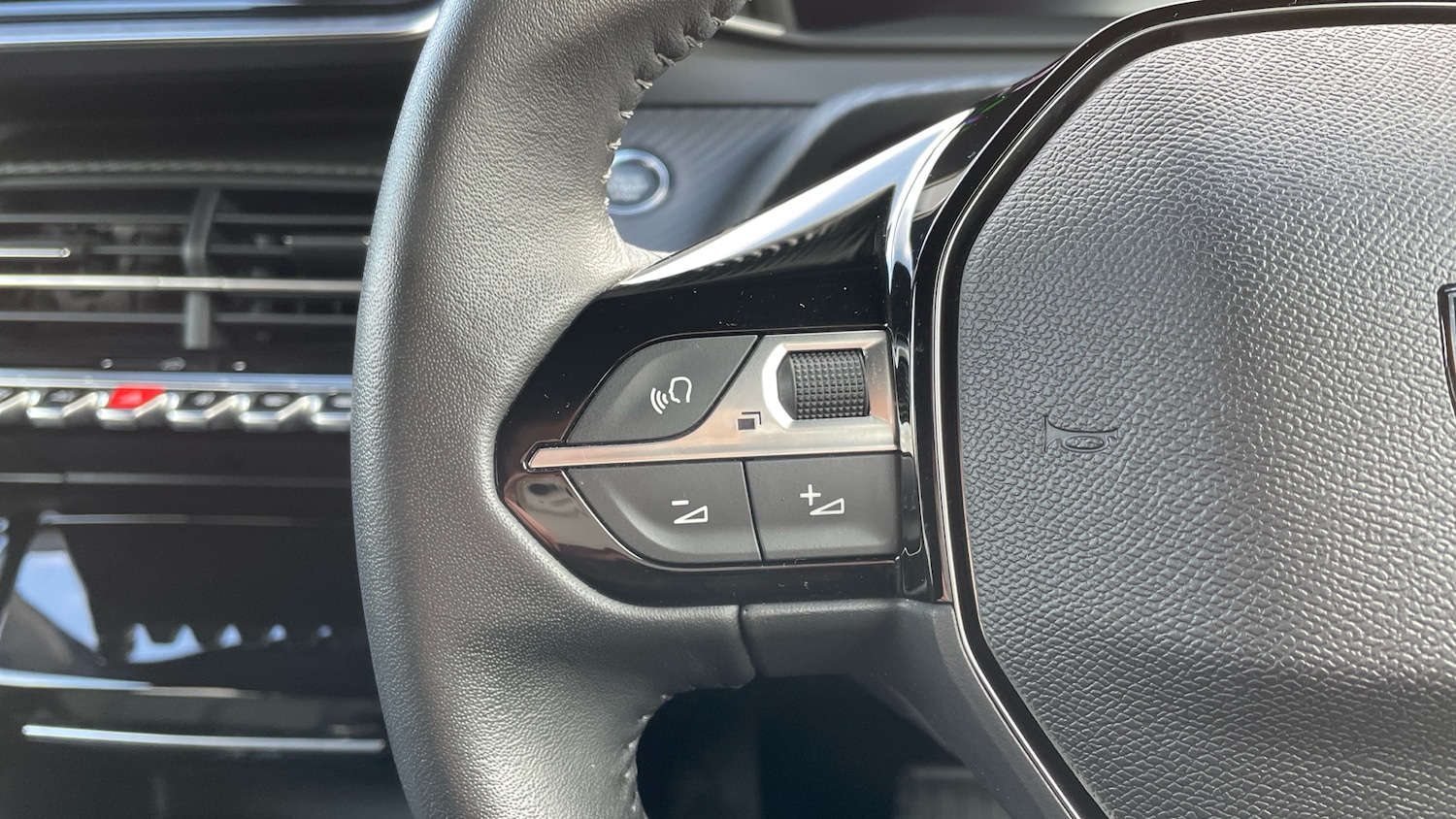 Used Peugeot 2008 2024 for sale - 76574235: Photo 23