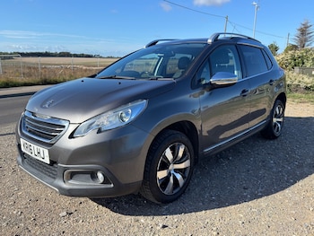 Used Peugeot 2008 2016 for sale - 76058260: Photo
