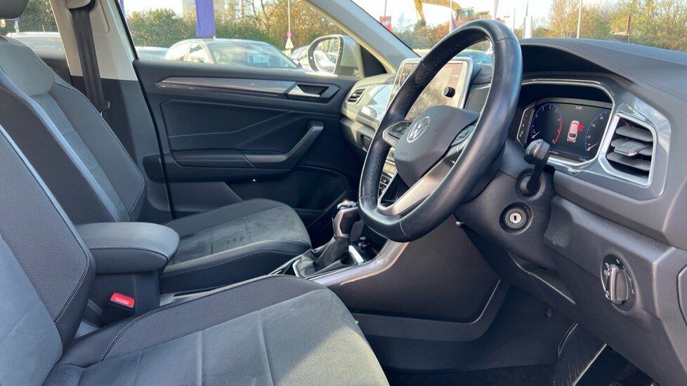 Used Volkswagen T-Roc 2023 for sale - 76788337: Photo 26
