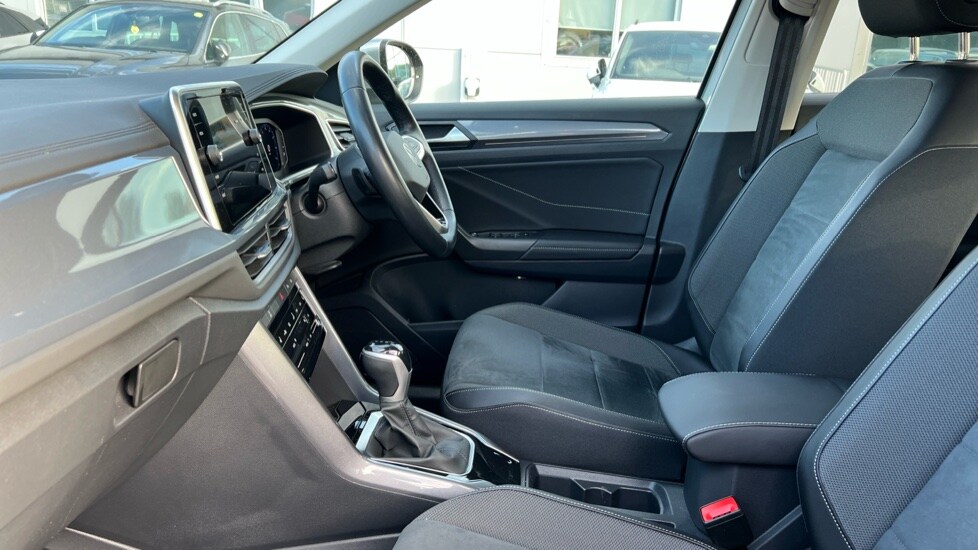 Used Volkswagen T-Roc 2023 for sale - 76788337: Photo 28