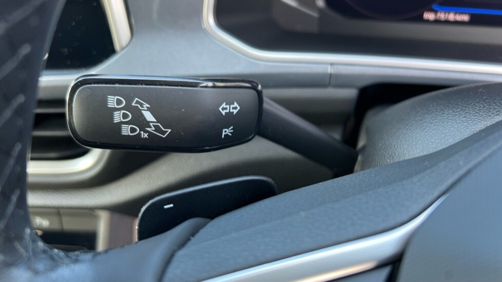 Used Volkswagen T-Roc 2023 for sale - 76788337: Photo 33