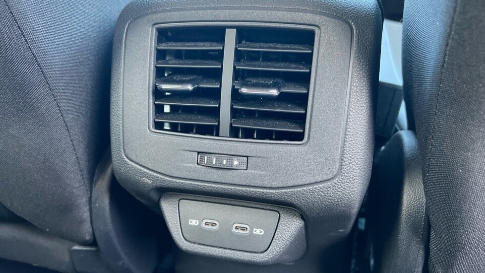 Used Volkswagen T-Roc 2023 for sale - 76788337: Photo 34