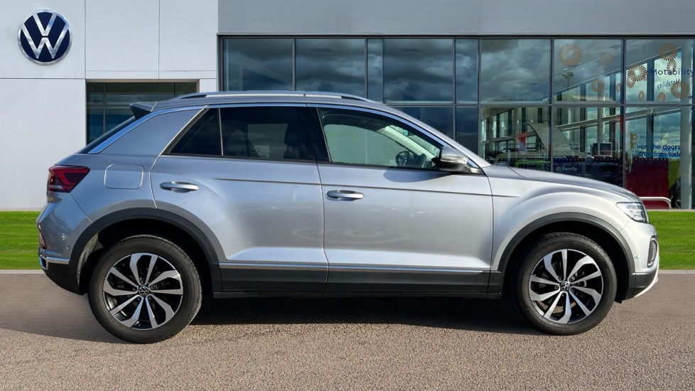 Used Volkswagen T-Roc 2023 for sale - 76788337: Photo 4