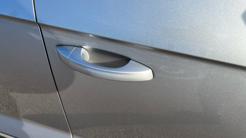 Used Volkswagen T-Roc 2023 for sale - 76788337: Photo 43