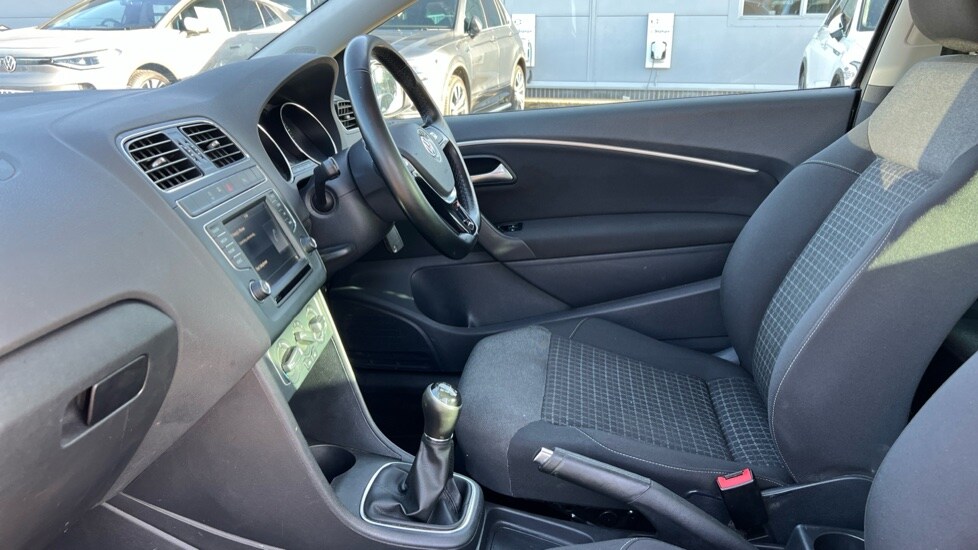 Used Volkswagen Polo 2017 for sale - 76593737: Photo 28