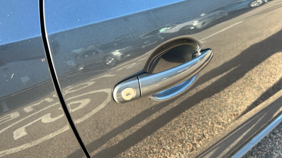 Used Volkswagen Polo 2017 for sale - 76593737: Photo 44