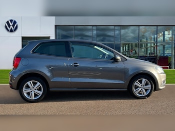 Used Volkswagen Polo 2017 for sale - 76593737: Photo