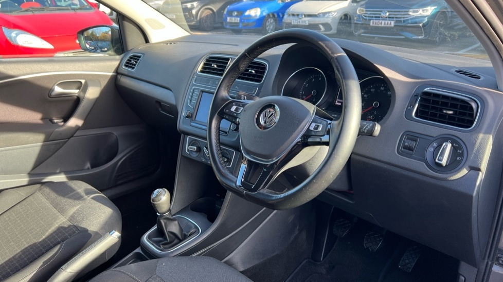 Used Volkswagen Polo 2017 for sale - 76593737: Photo 6