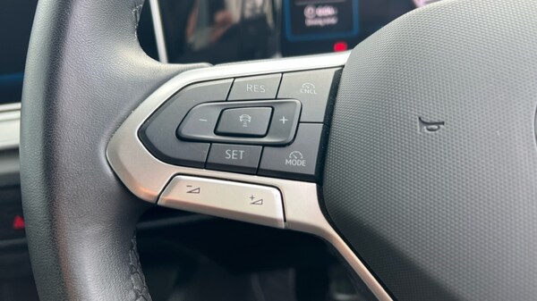 Used Volkswagen Golf 2024 for sale - 75796914: Photo 31