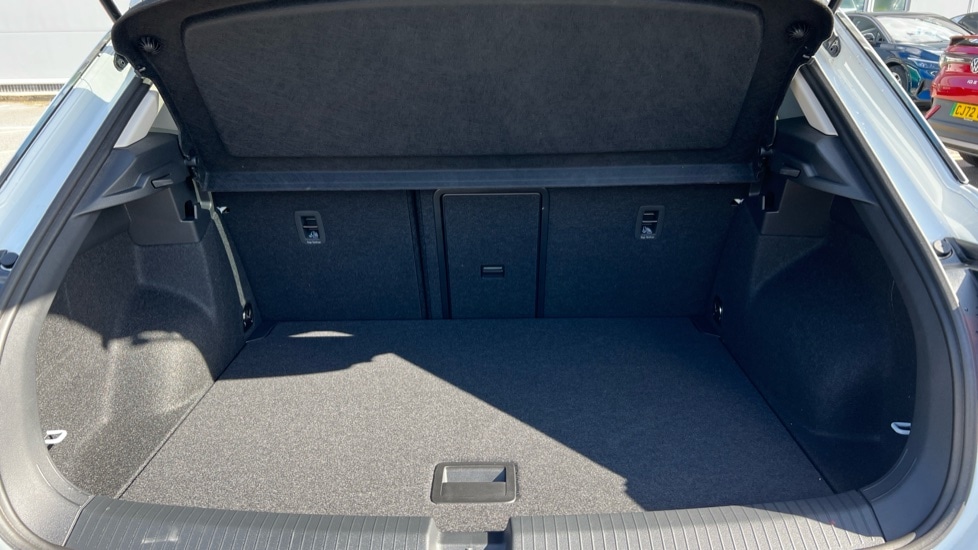 Used Volkswagen T-Roc 2025 for sale - 76870271: Photo 16