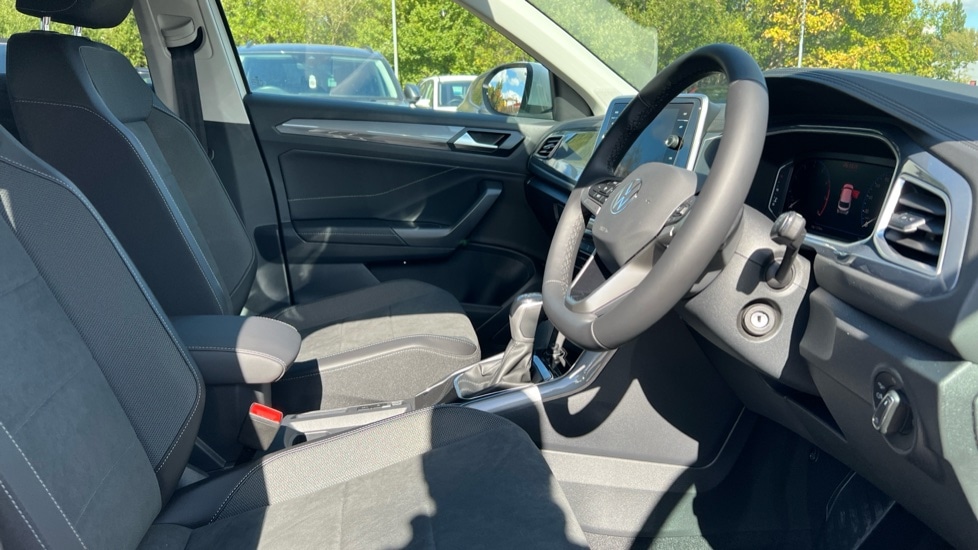 Used Volkswagen T-Roc 2025 for sale - 76870271: Photo 26