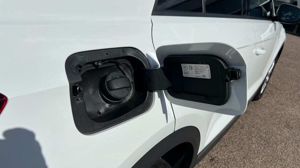 Used Volkswagen T-Roc 2025 for sale - 76870271: Photo 29