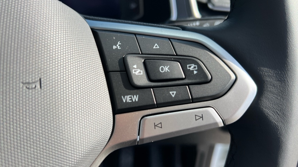 Used Volkswagen T-Roc 2025 for sale - 76870271: Photo 30