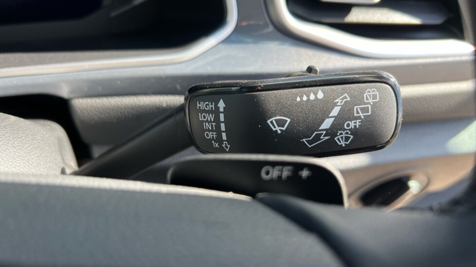 Used Volkswagen T-Roc 2025 for sale - 76870271: Photo 32