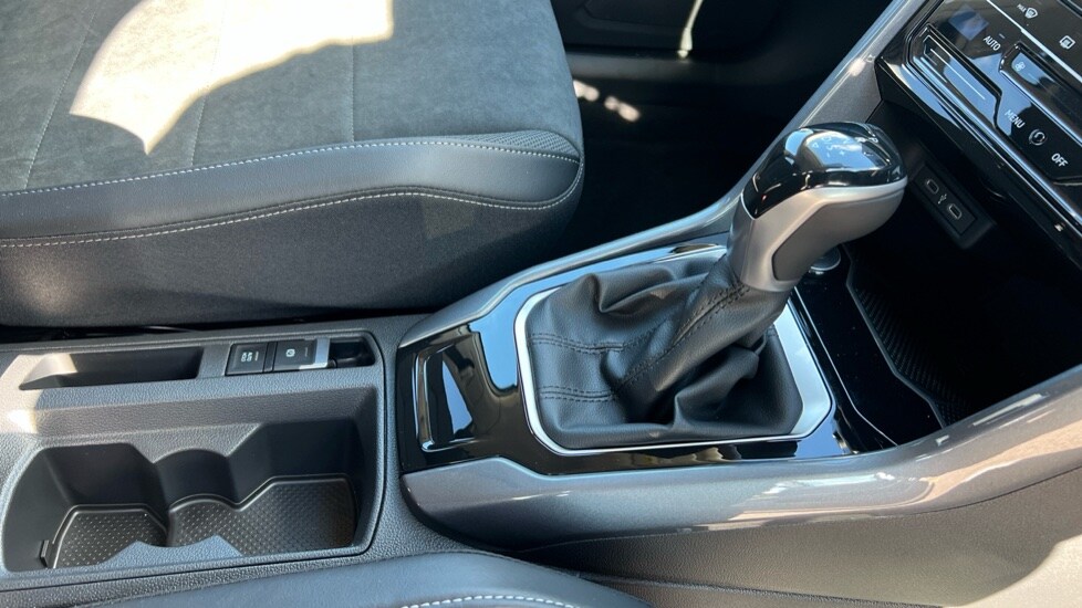 Used Volkswagen T-Roc 2025 for sale - 76870271: Photo 35