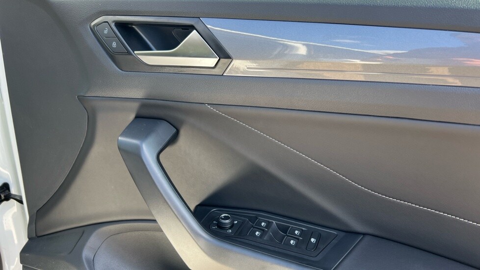 Used Volkswagen T-Roc 2025 for sale - 76870271: Photo 37