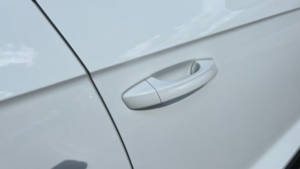 Used Volkswagen T-Roc 2025 for sale - 76870271: Photo 42