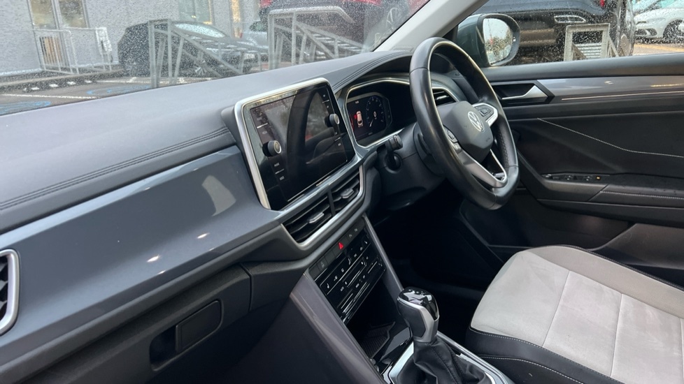 Used Volkswagen T-Roc 2022 for sale - 76487409: Photo 2