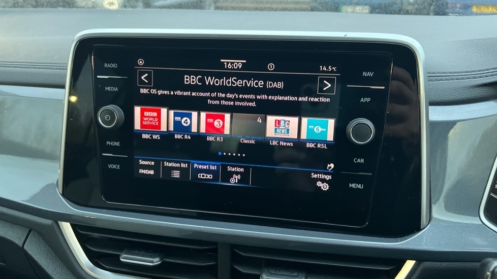 Used Volkswagen T-Roc 2022 for sale - 76487409: Photo 25