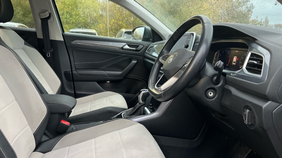 Used Volkswagen T-Roc 2022 for sale - 76487409: Photo 26