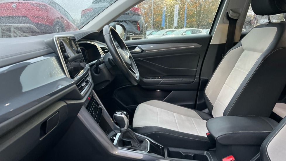 Used Volkswagen T-Roc 2022 for sale - 76487409: Photo 28