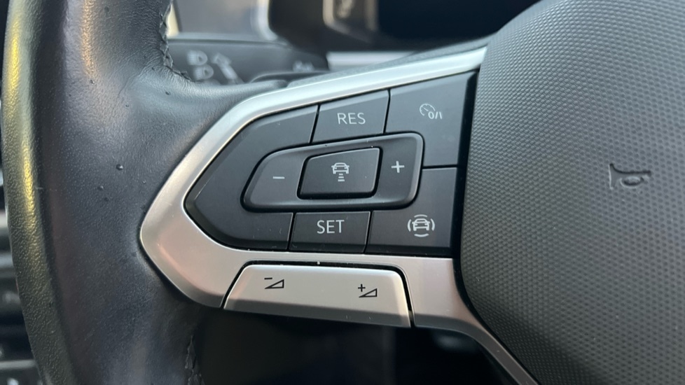 Used Volkswagen T-Roc 2022 for sale - 76487409: Photo 31