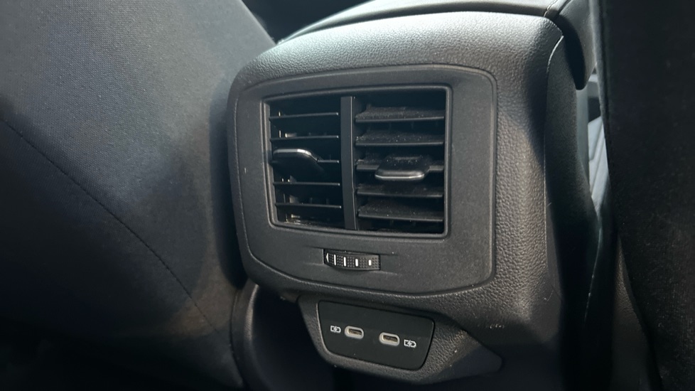 Used Volkswagen T-Roc 2022 for sale - 76487409: Photo 34