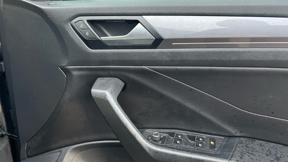 Used Volkswagen T-Roc 2022 for sale - 76487409: Photo 37